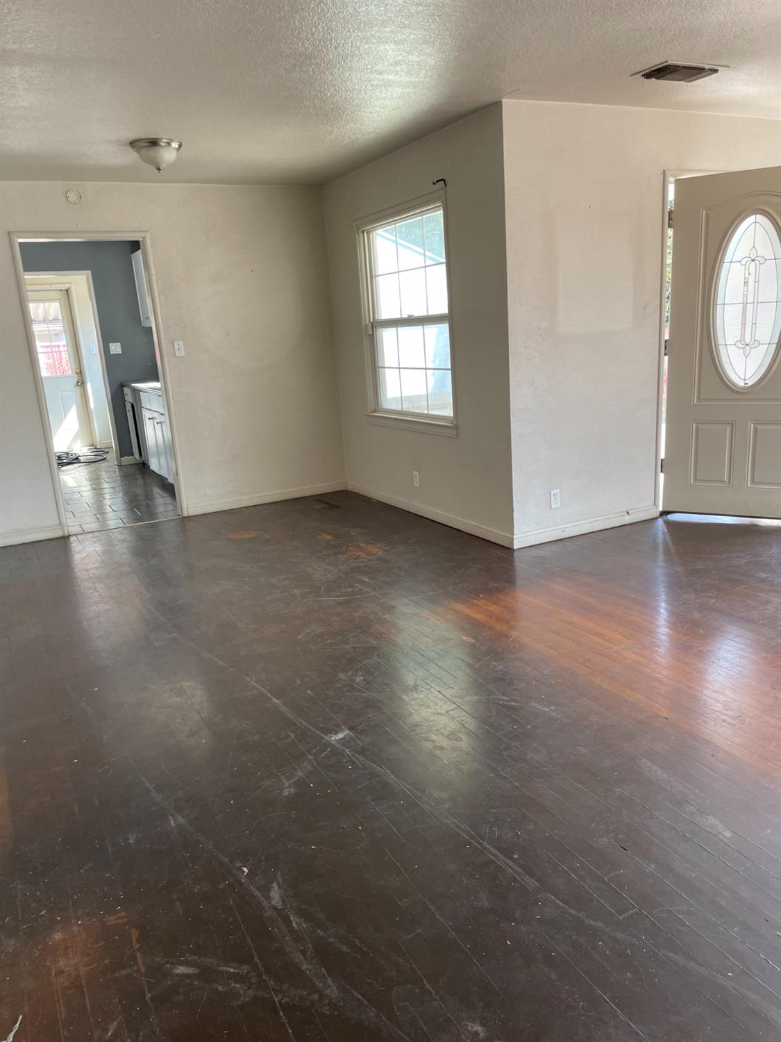 5009 E Clay Ave, Fresno, CA 93727