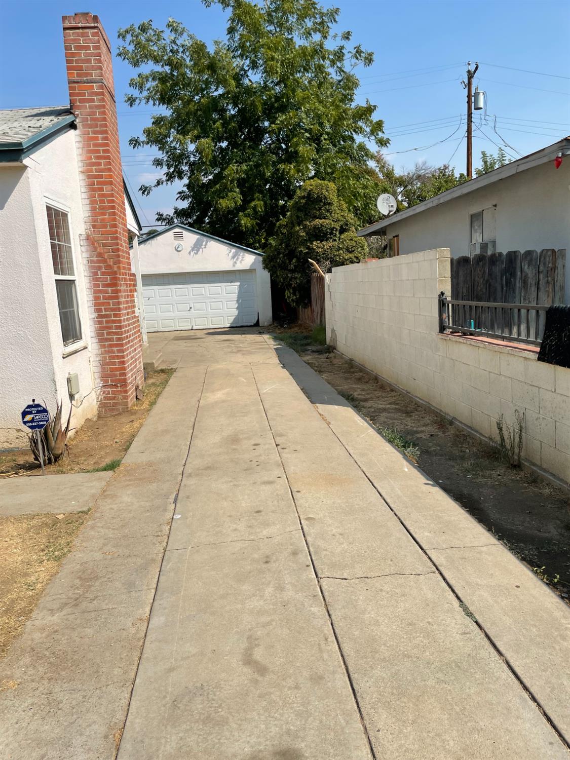 5009 E Clay Ave, Fresno, CA 93727