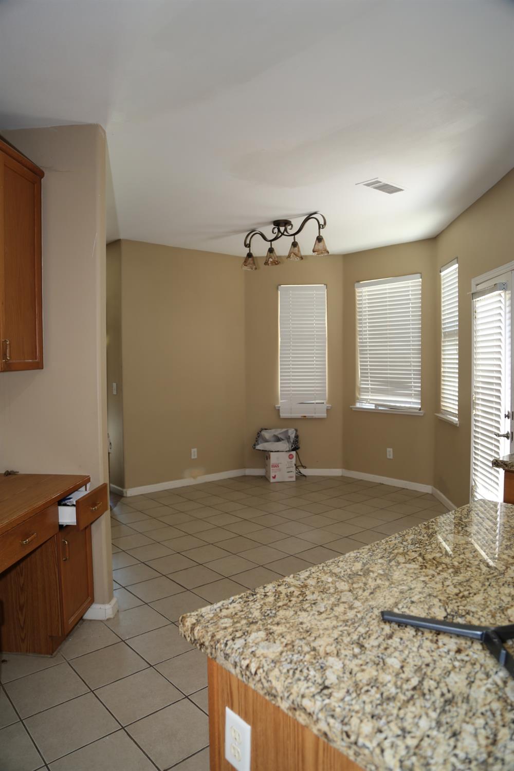 5811 W Cromwell Ave, Fresno, CA 93722