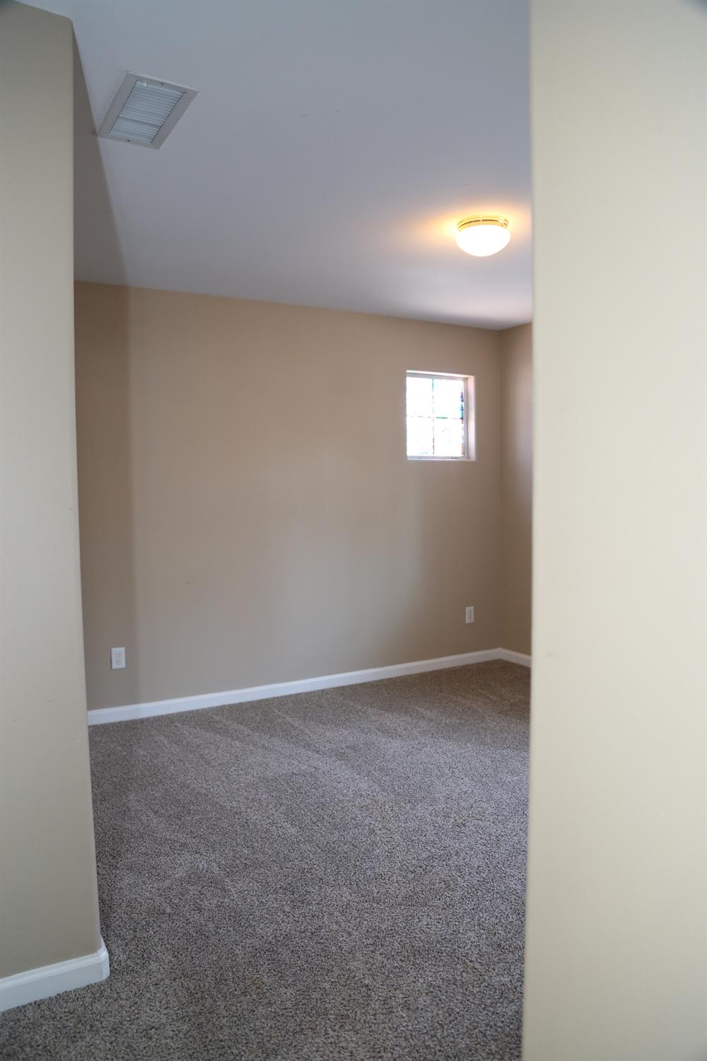 5811 W Cromwell Ave, Fresno, CA 93722