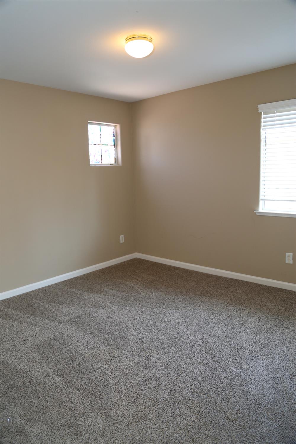 5811 W Cromwell Ave, Fresno, CA 93722