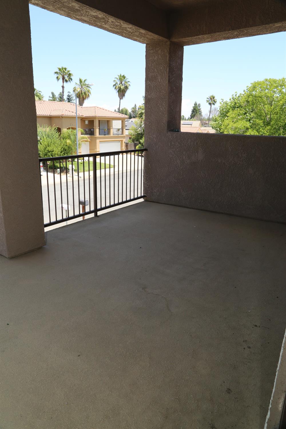 5811 W Cromwell Ave, Fresno, CA 93722