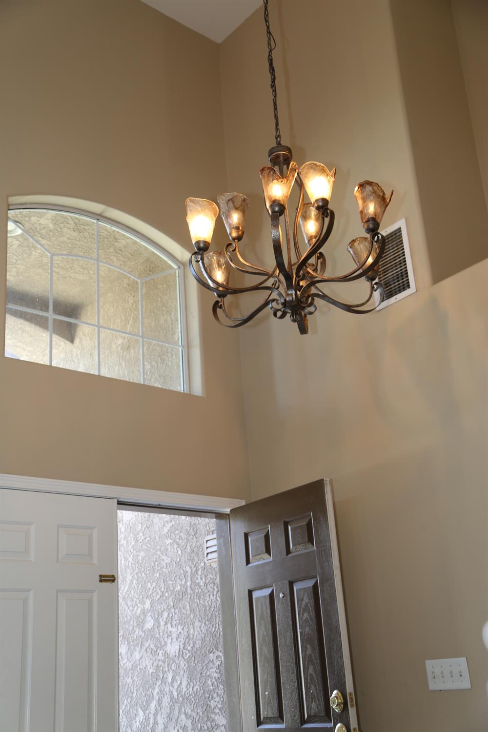 5811 W Cromwell Ave, Fresno, CA 93722