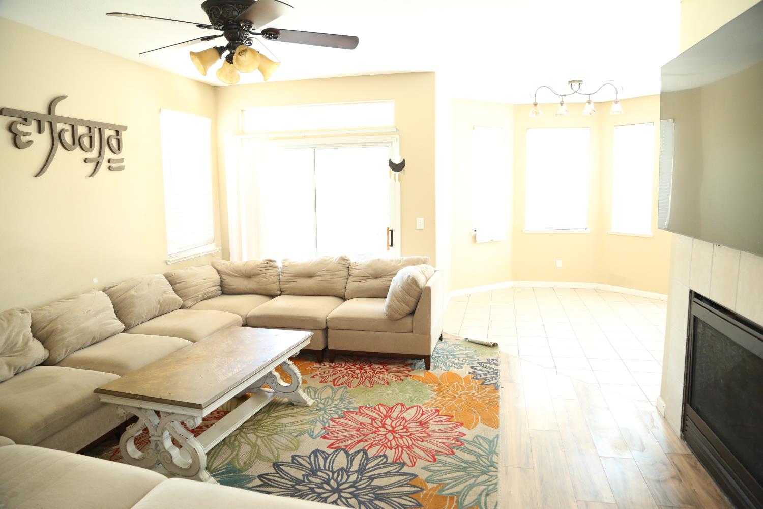 5811 W Cromwell Ave, Fresno, CA 93722