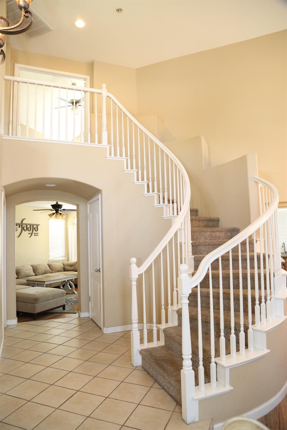 5811 W Cromwell Ave, Fresno, CA 93722