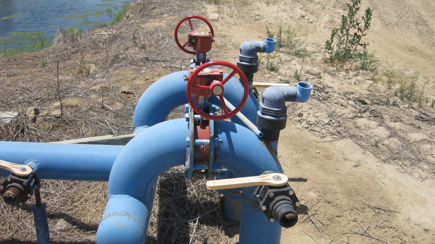 99999 NE Corner of Road 104 & Ave 104, Pixley, CA 93256