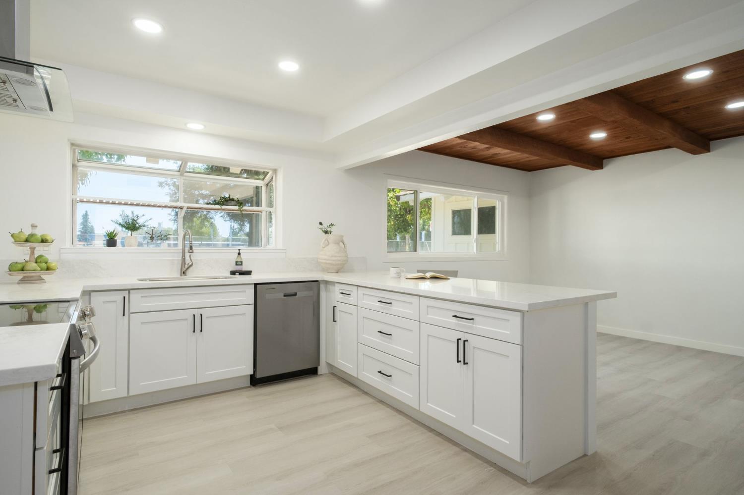 5610 N Arthur Ave, Fresno, CA 93711