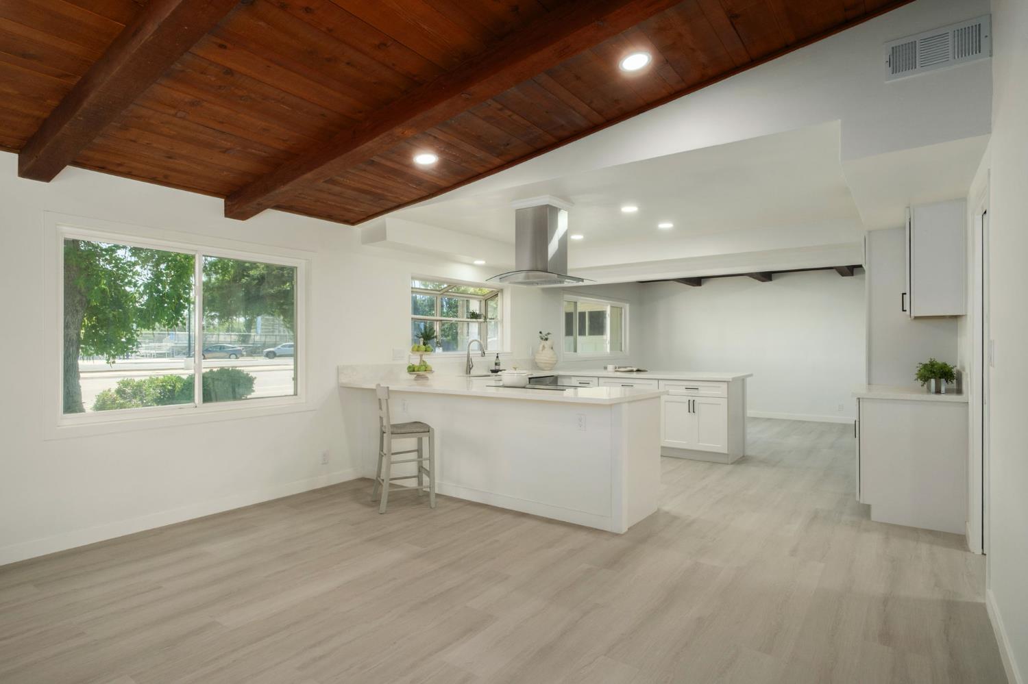 5610 N Arthur Ave, Fresno, CA 93711