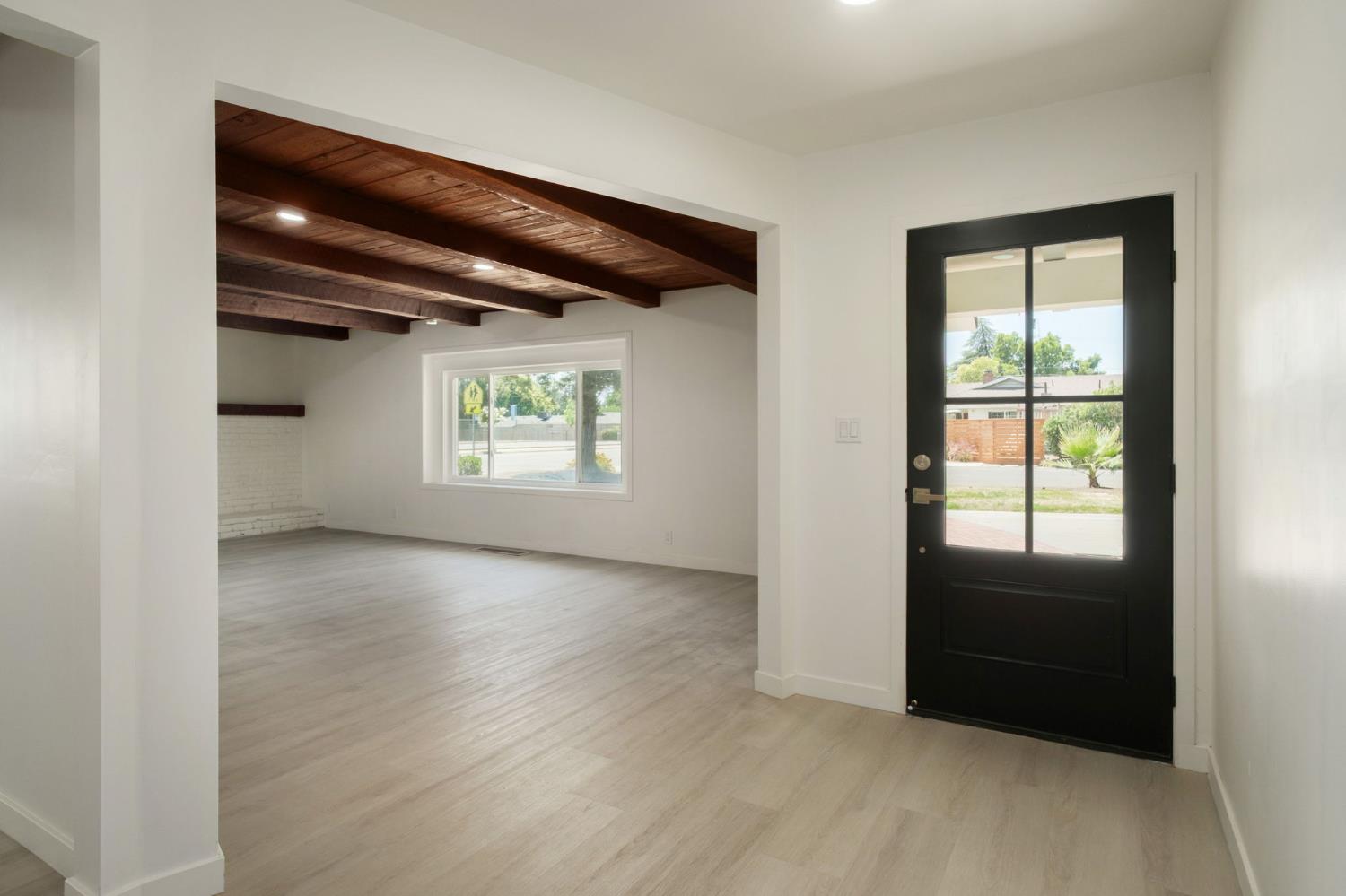 5610 N Arthur Ave, Fresno, CA 93711