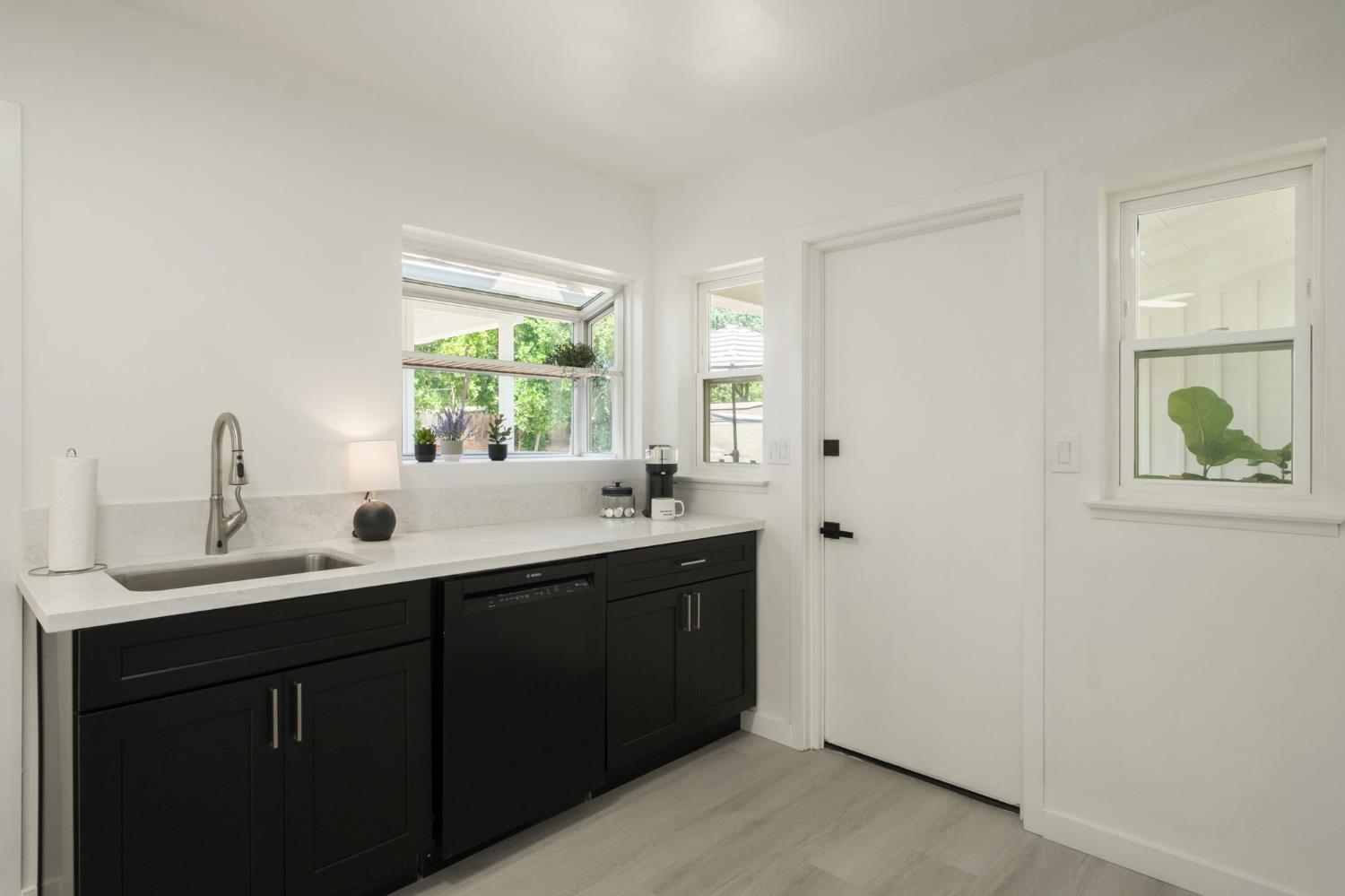 5610 N Arthur Ave, Fresno, CA 93711