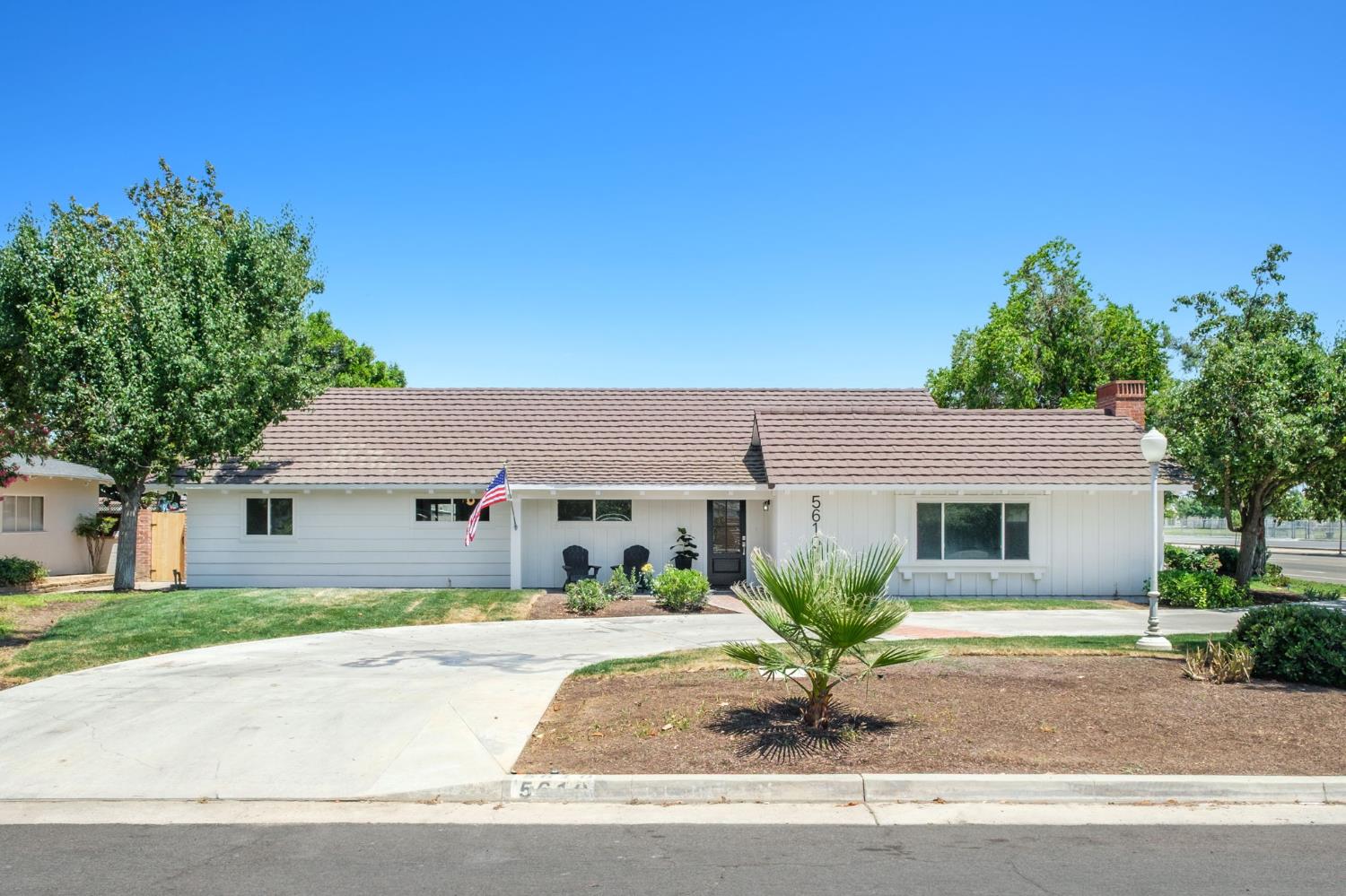 5610 N Arthur Ave, Fresno, CA 93711