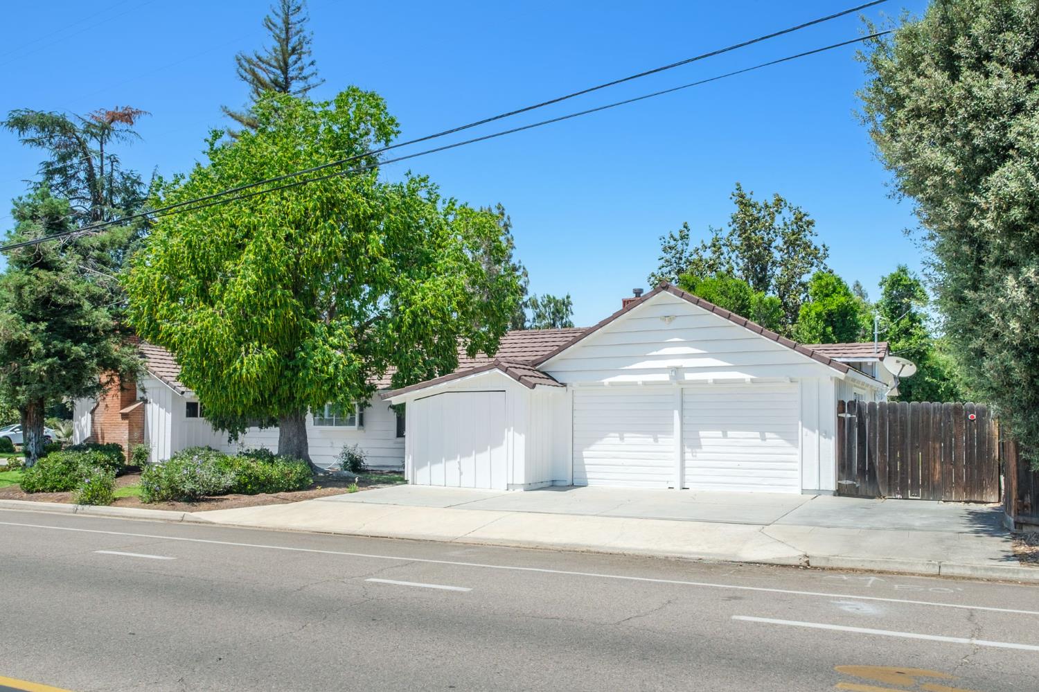 5610 N Arthur Ave, Fresno, CA 93711