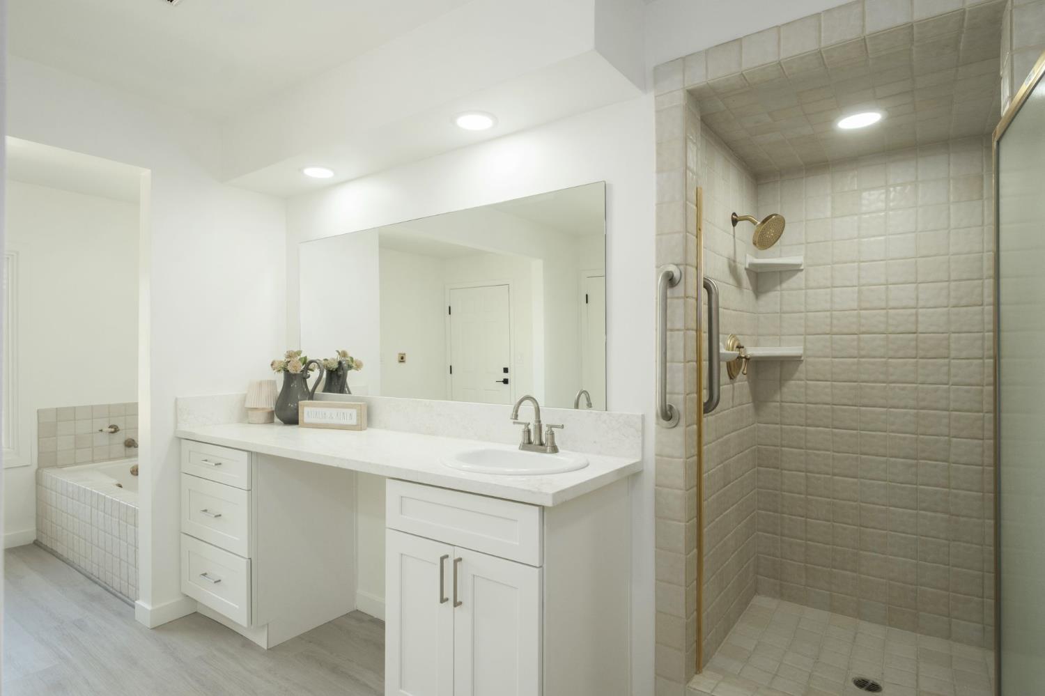 5610 N Arthur Ave, Fresno, CA 93711