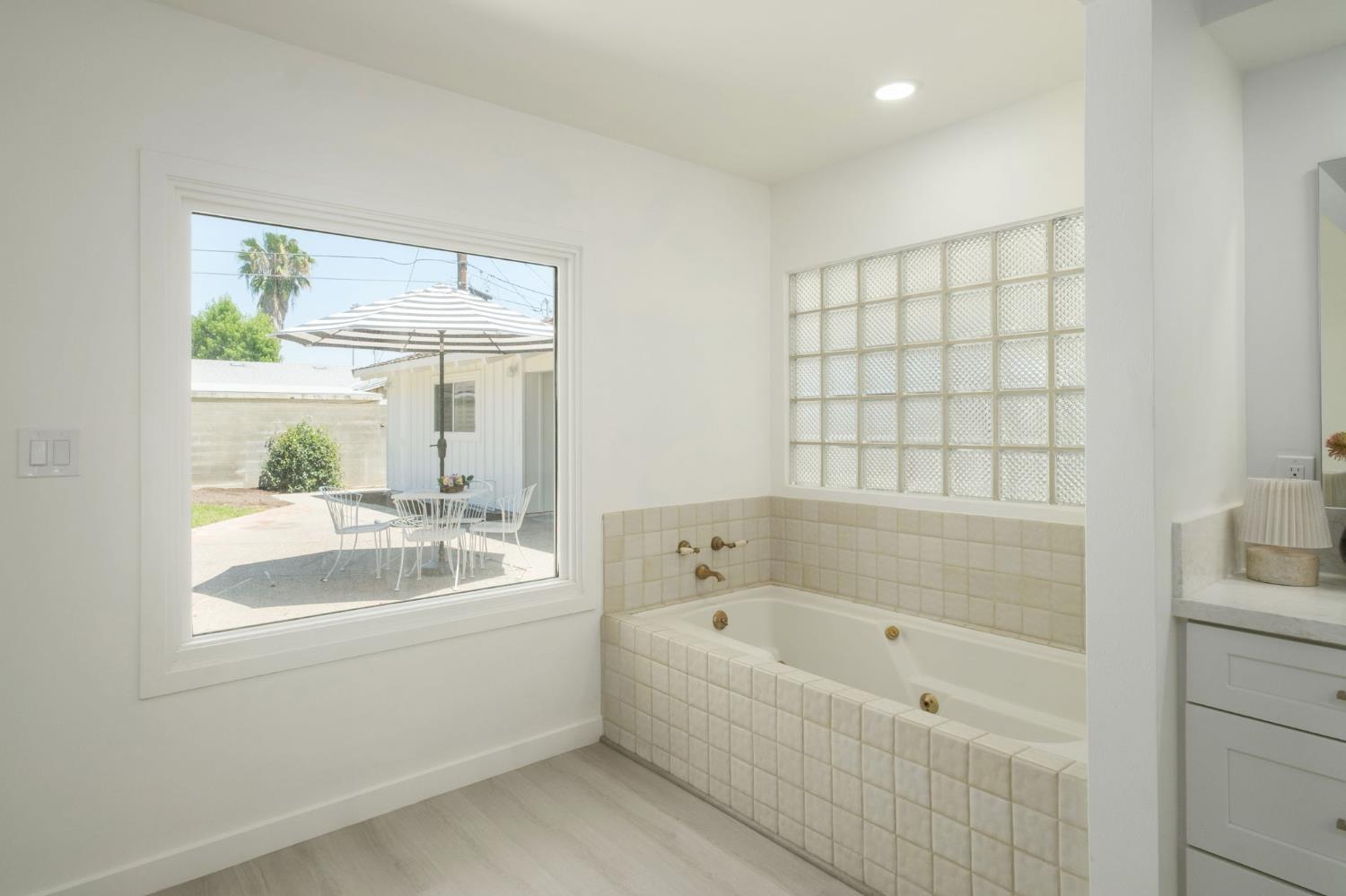 5610 N Arthur Ave, Fresno, CA 93711