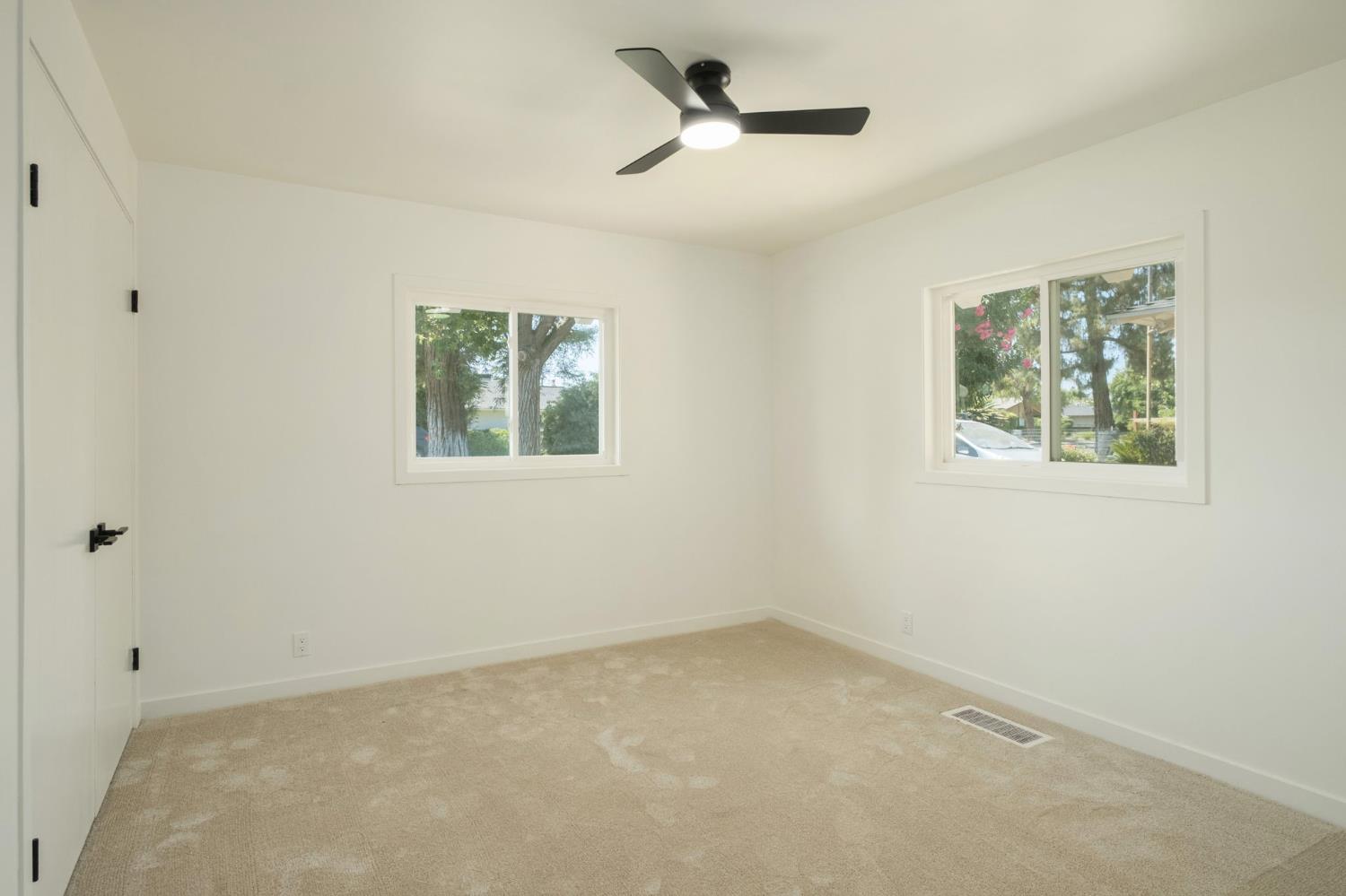 5610 N Arthur Ave, Fresno, CA 93711