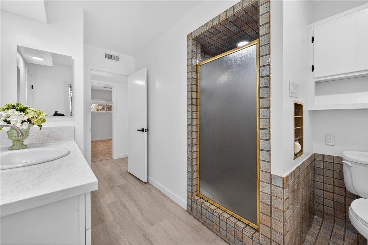 5610 N Arthur Ave, Fresno, CA 93711