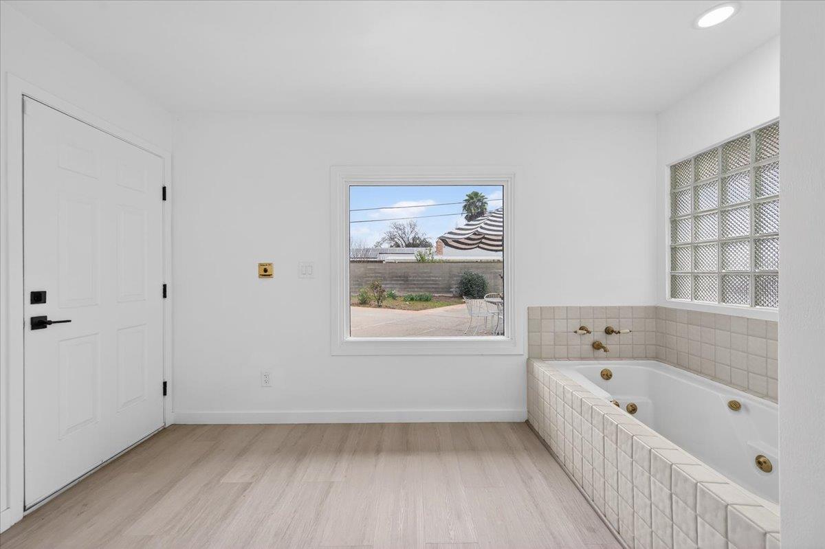 5610 N Arthur Ave, Fresno, CA 93711