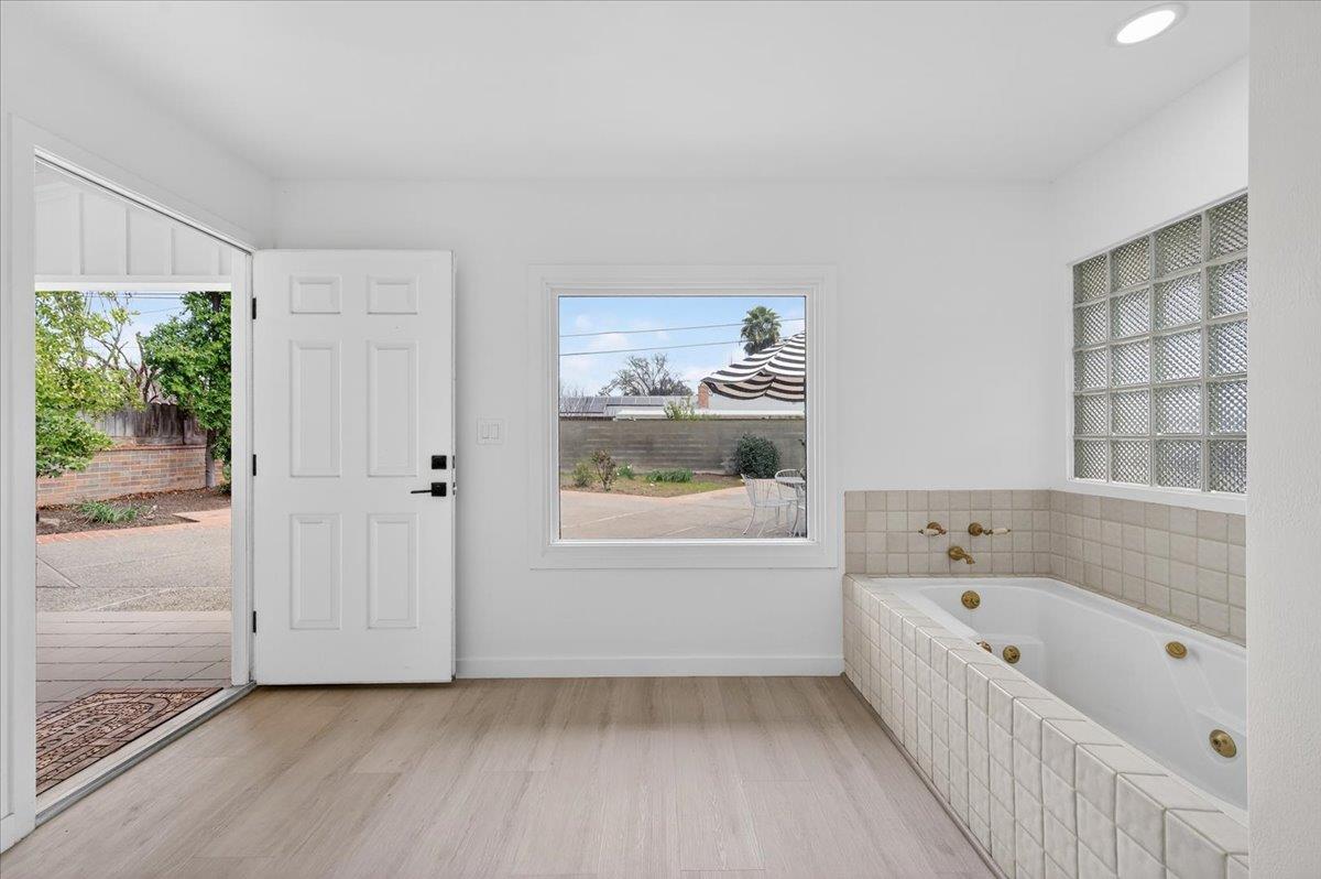 5610 N Arthur Ave, Fresno, CA 93711