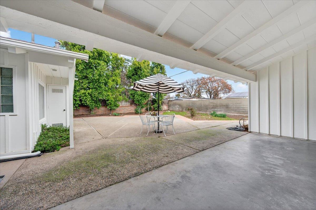 5610 N Arthur Ave, Fresno, CA 93711