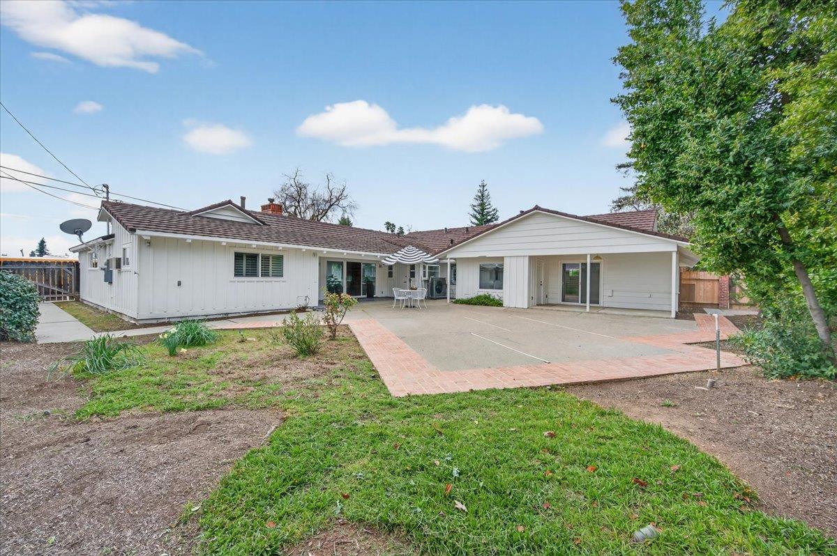 5610 N Arthur Ave, Fresno, CA 93711