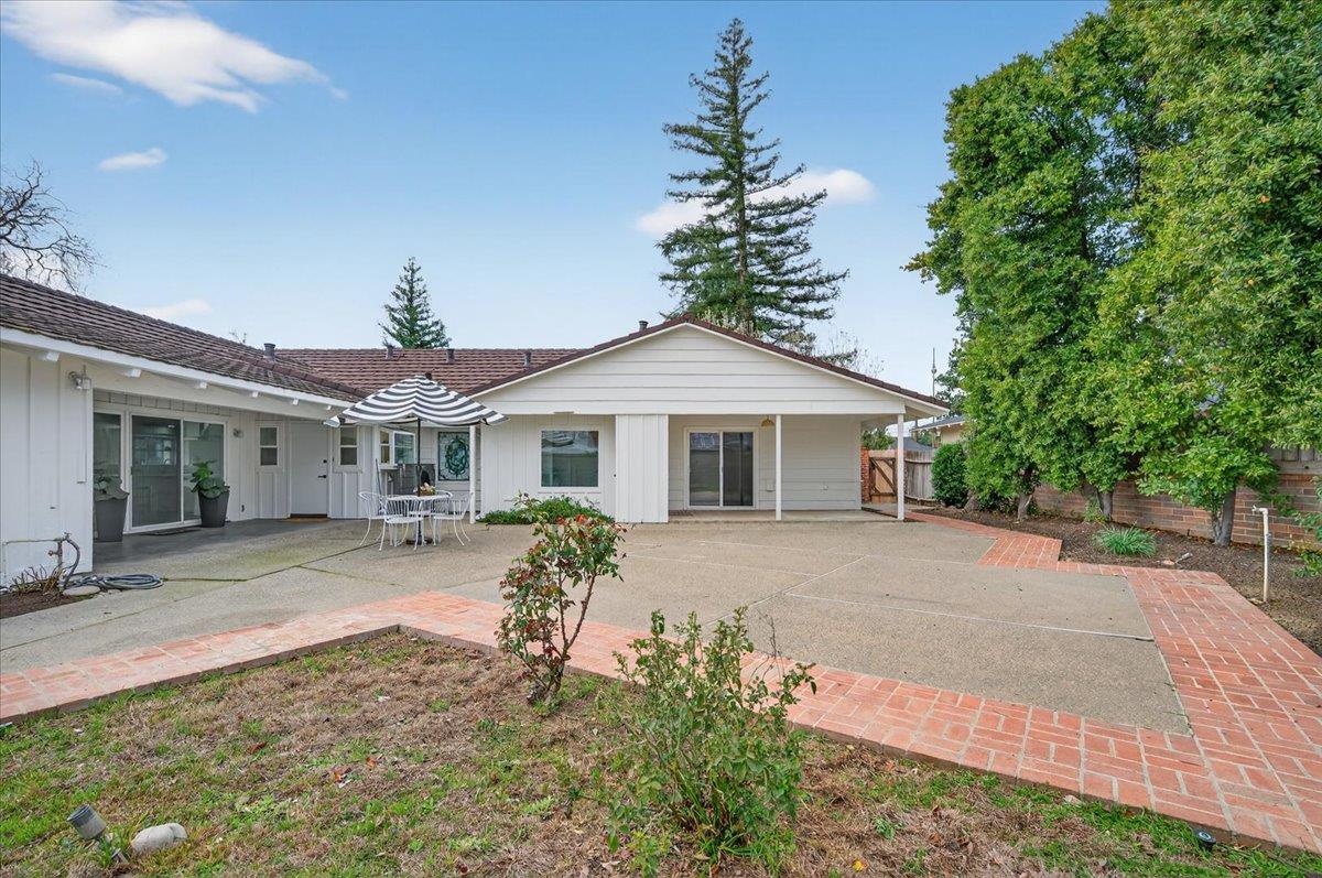 5610 N Arthur Ave, Fresno, CA 93711