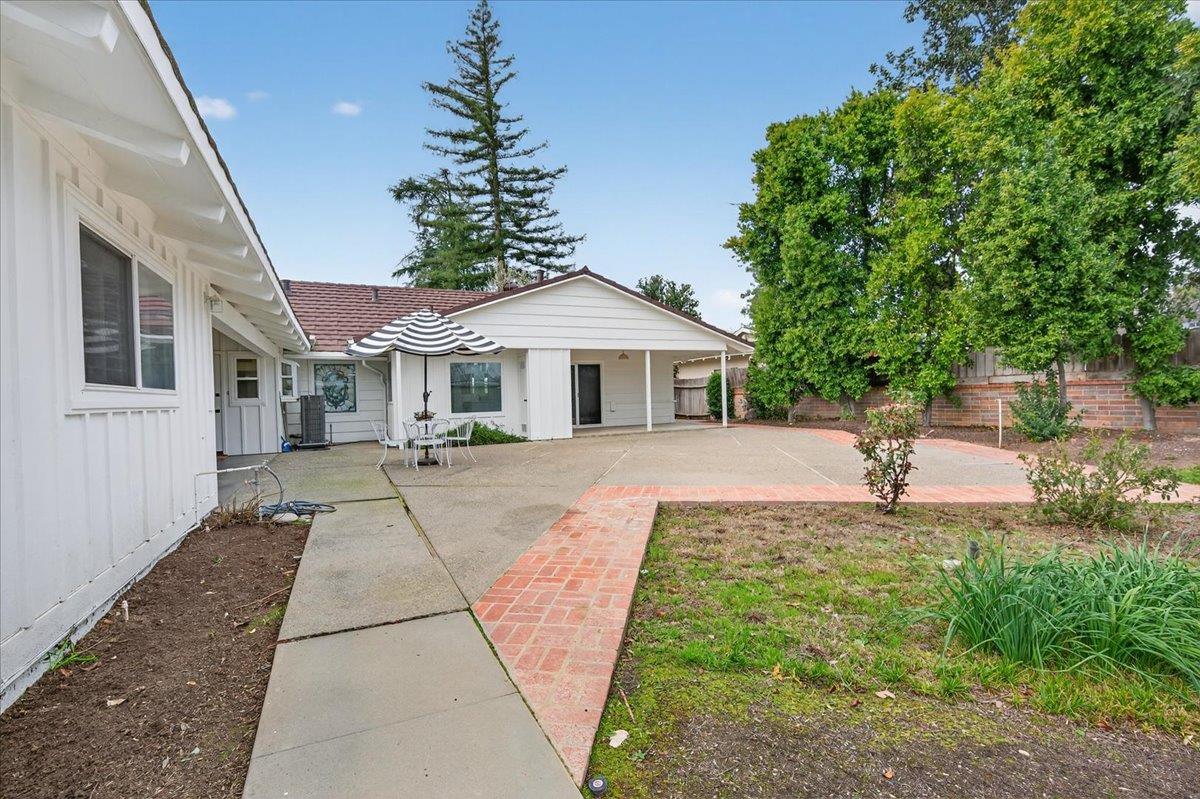 5610 N Arthur Ave, Fresno, CA 93711