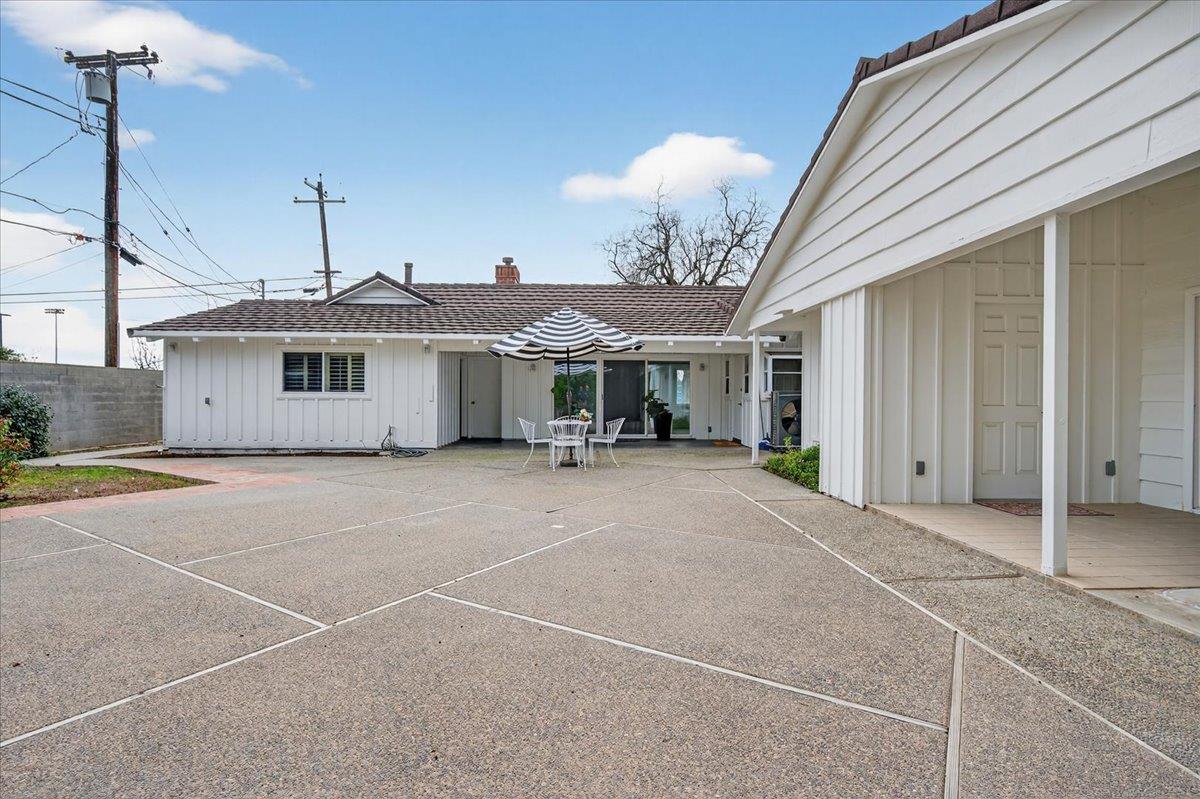 5610 N Arthur Ave, Fresno, CA 93711