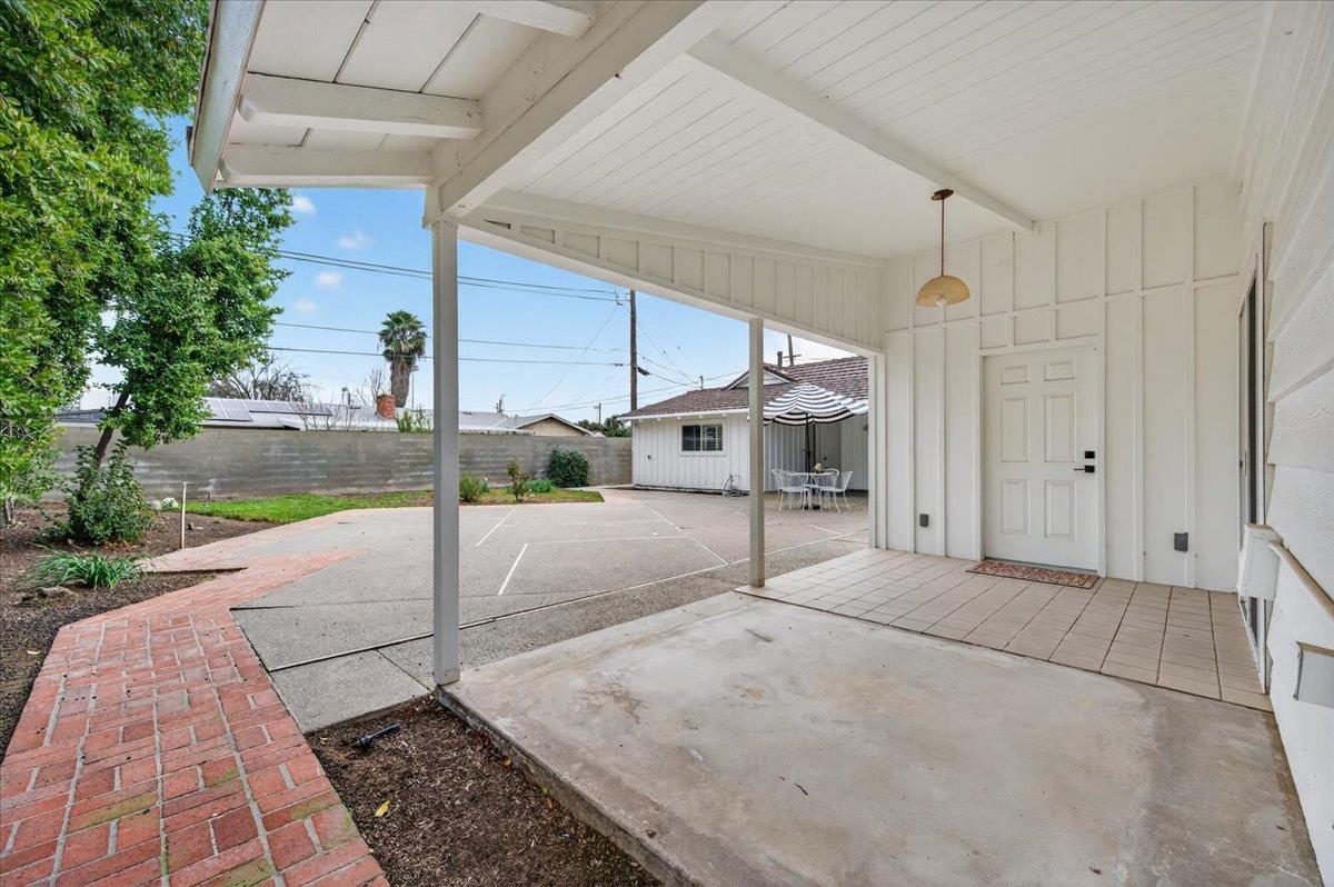 5610 N Arthur Ave, Fresno, CA 93711