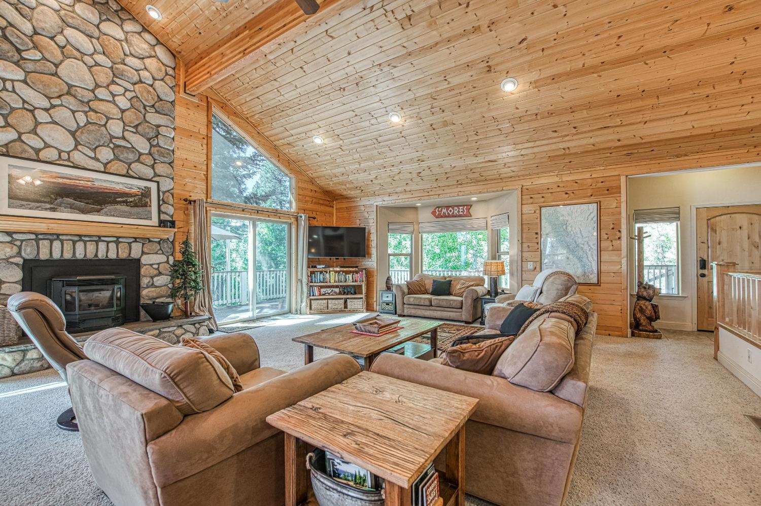 40753 Wild Iris Ln, Shaver Lake, CA 93664