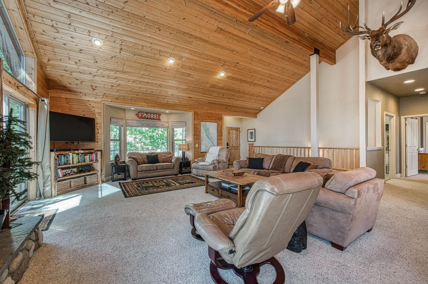 40753 Wild Iris Ln, Shaver Lake, CA 93664