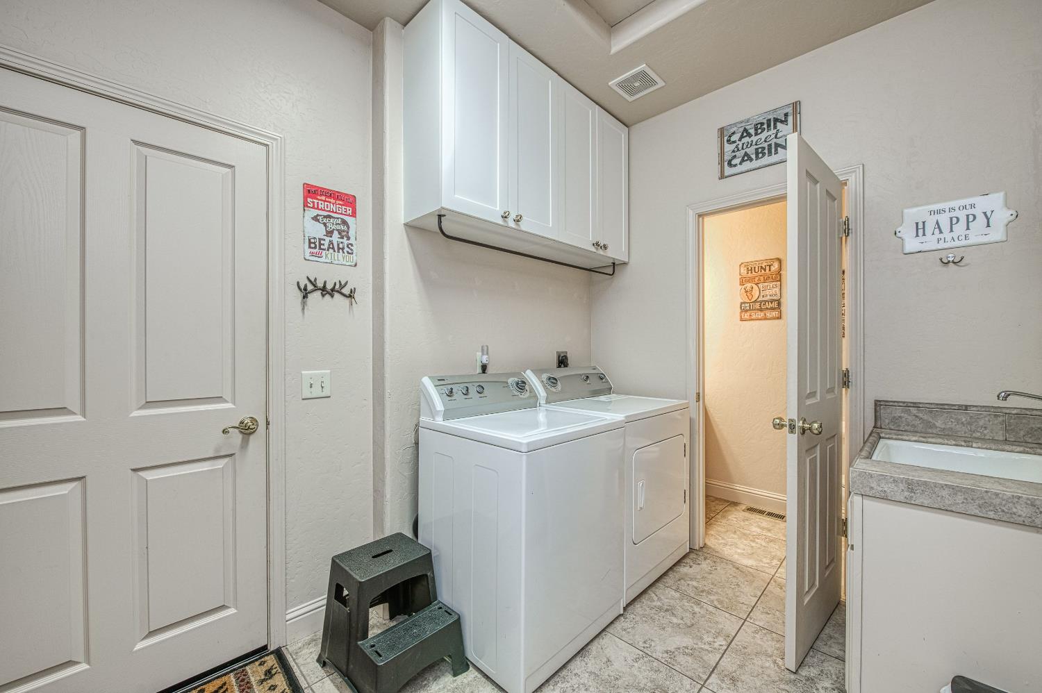 40753 Wild Iris Ln, Shaver Lake, CA 93664