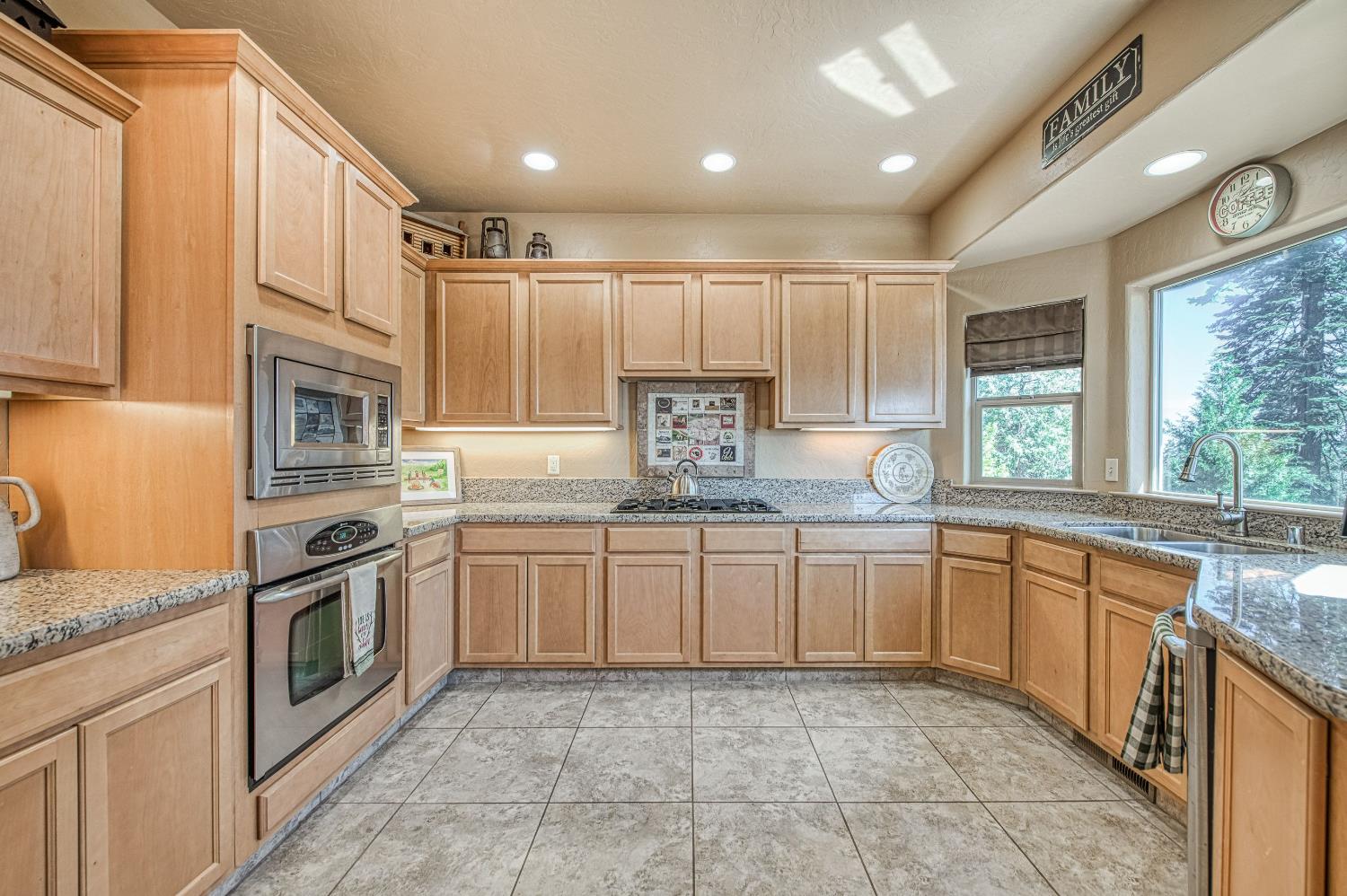 40753 Wild Iris Ln, Shaver Lake, CA 93664