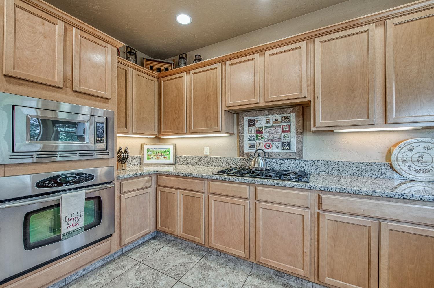 40753 Wild Iris Ln, Shaver Lake, CA 93664