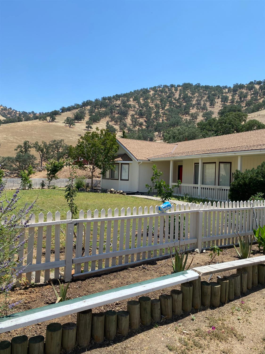 5288 N Piedra Rd N, Sanger, CA 93657