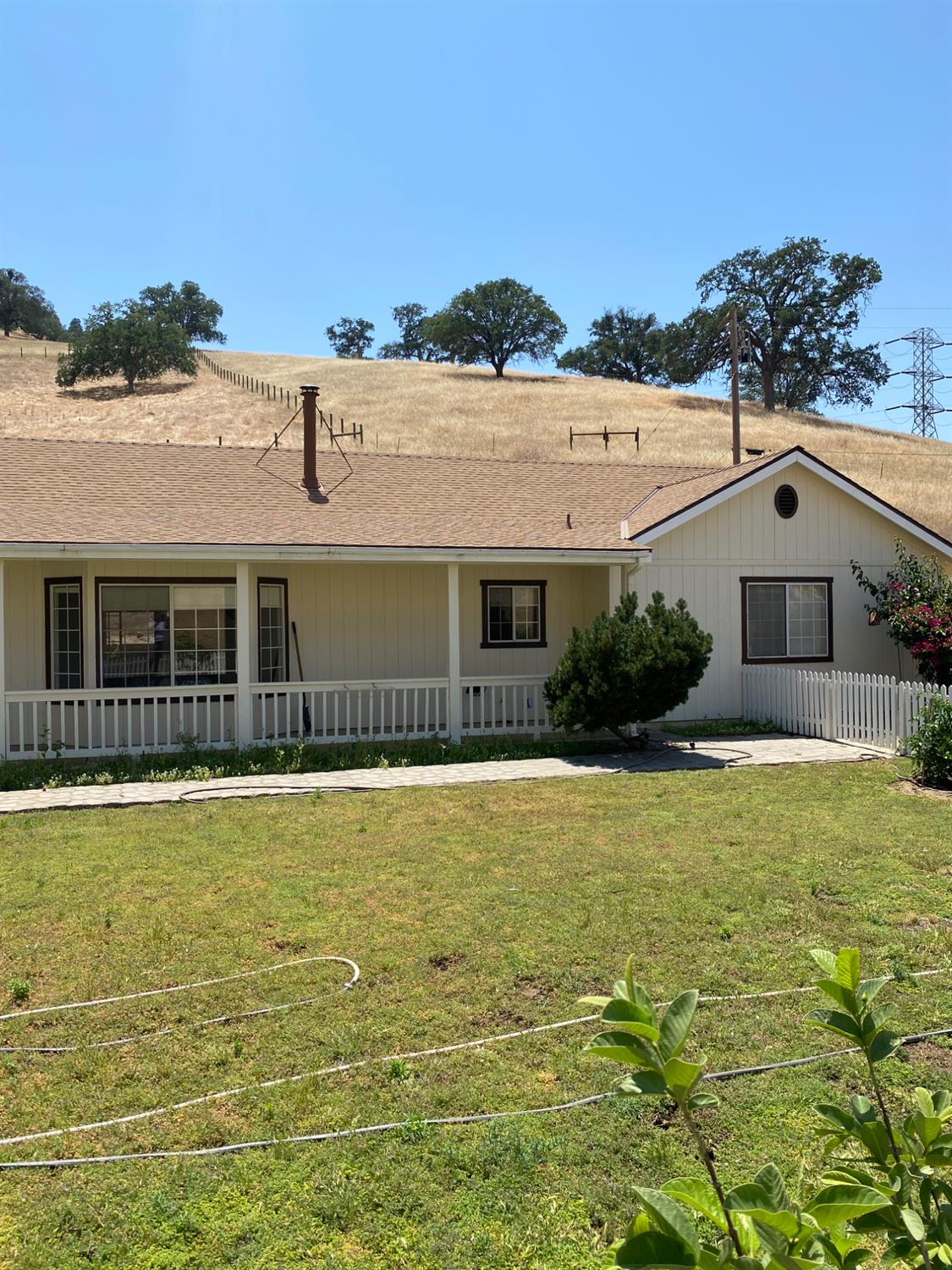 5288 N Piedra Rd N, Sanger, CA 93657