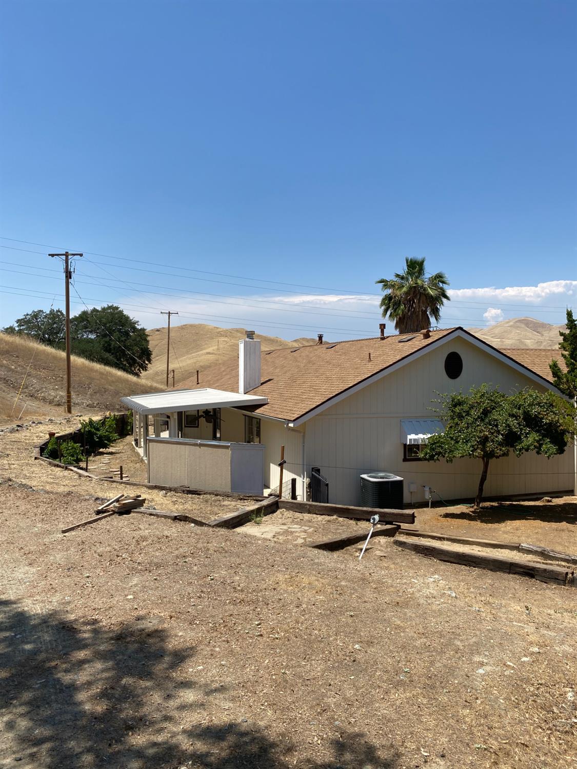 5288 N Piedra Rd N, Sanger, CA 93657