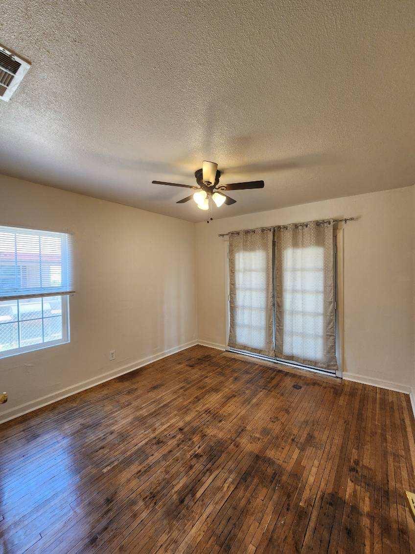 5288 N Piedra Rd N, Sanger, CA 93657