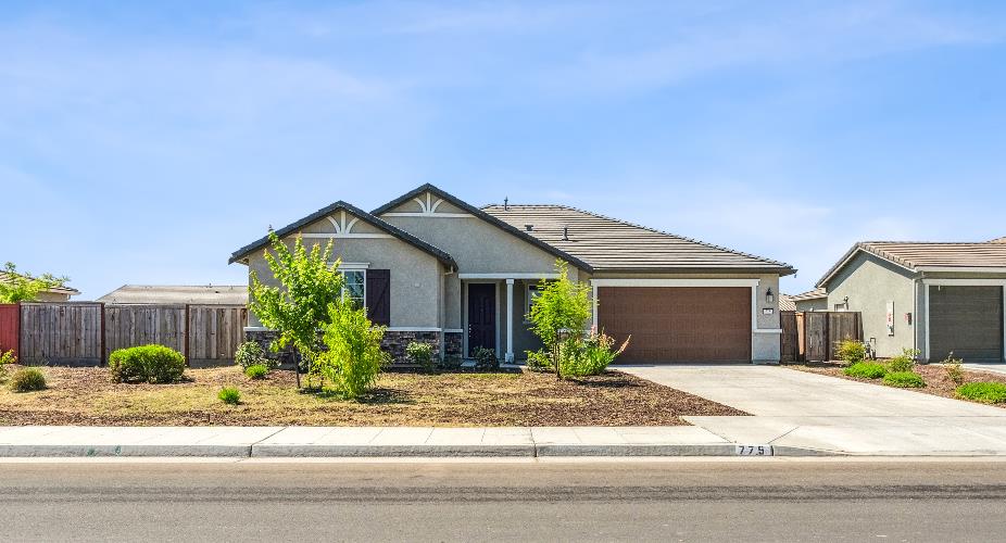 775 E Curtis Ave, Fowler, CA 93625