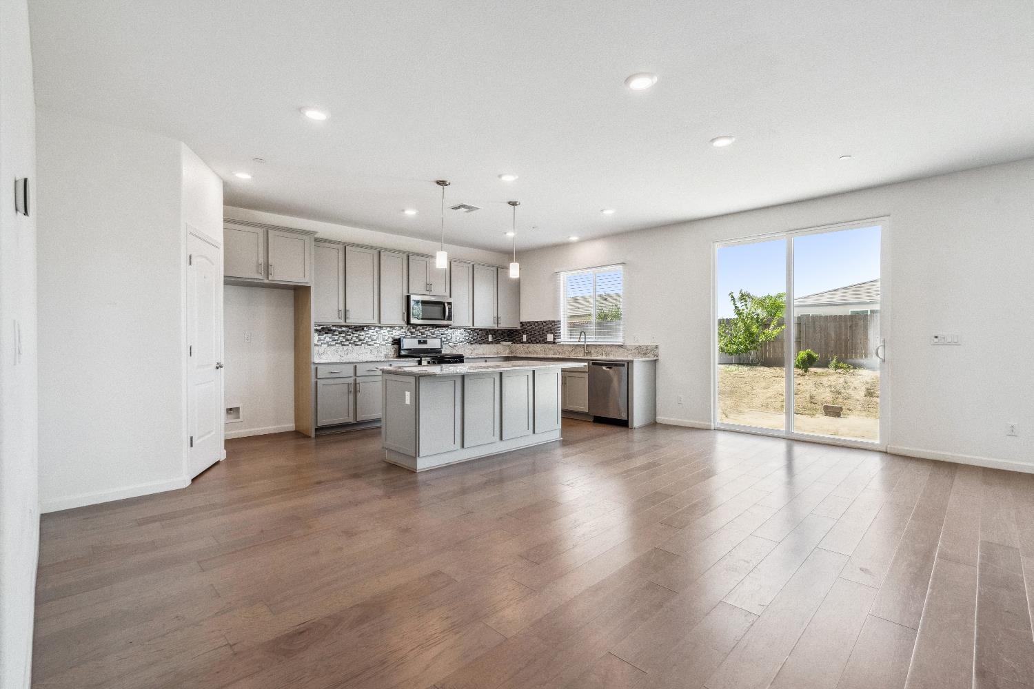 775 E Curtis Ave, Fowler, CA 93625