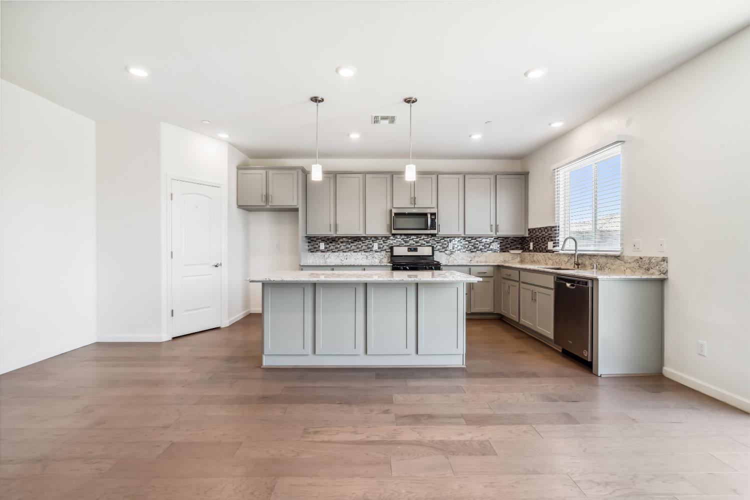 775 E Curtis Ave, Fowler, CA 93625