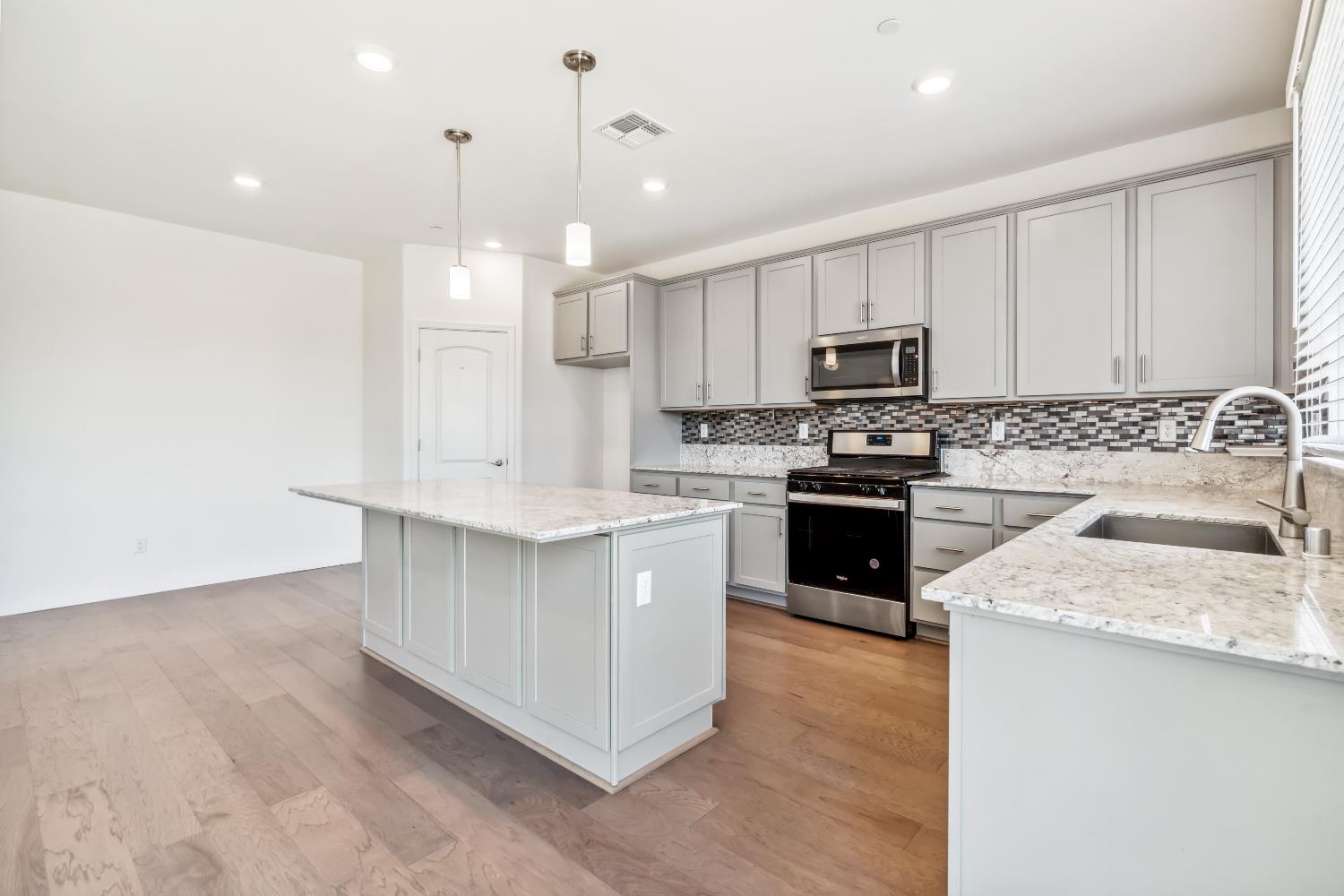 775 E Curtis Ave, Fowler, CA 93625