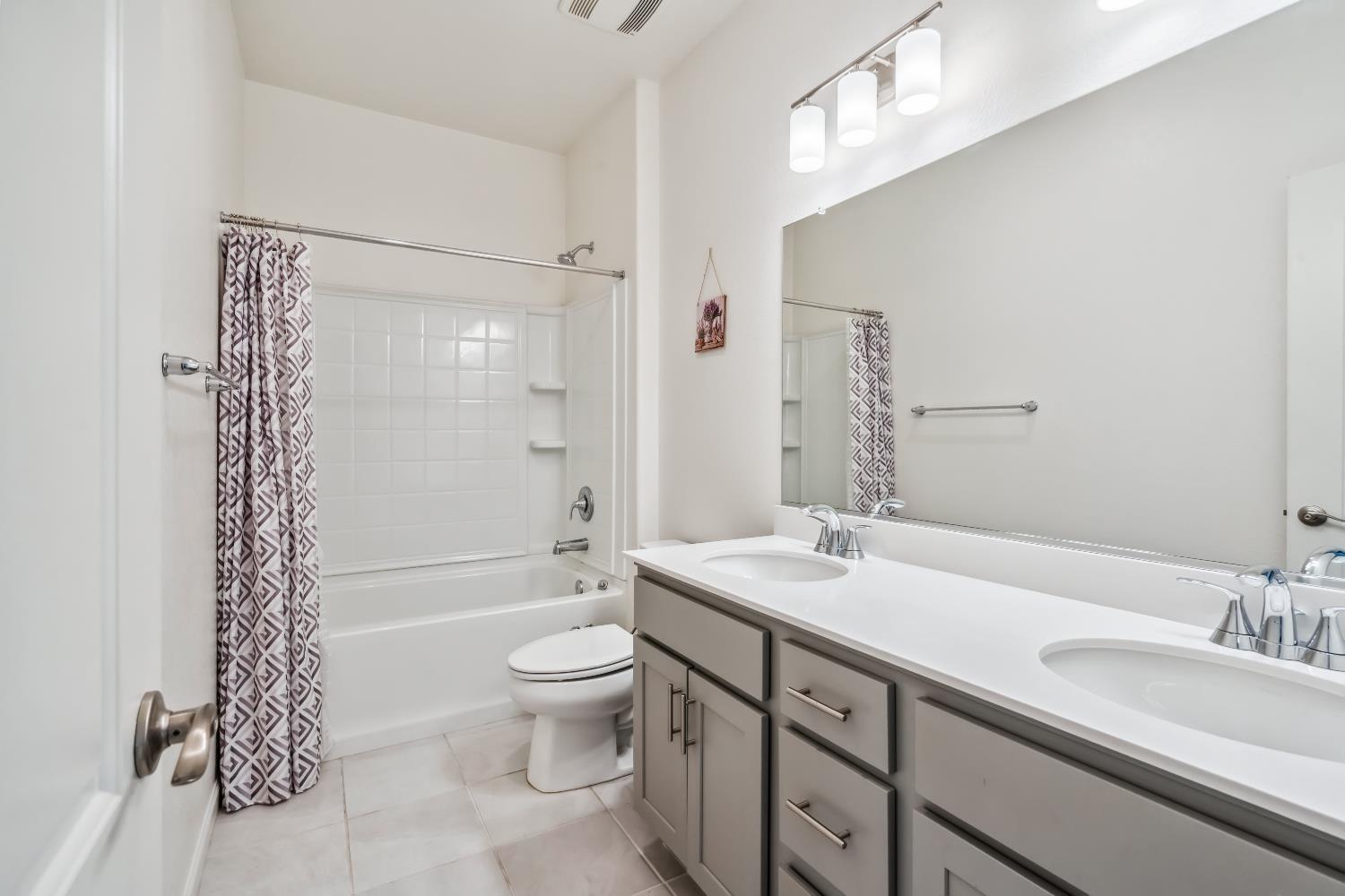 775 E Curtis Ave, Fowler, CA 93625