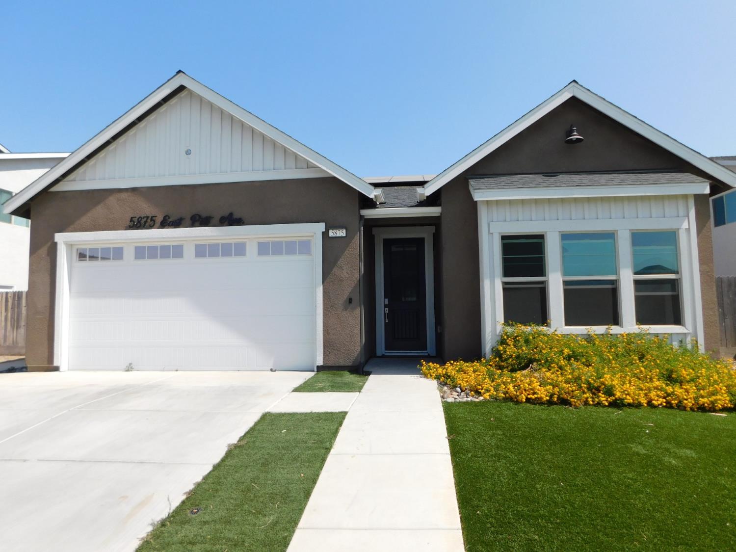 5875 E Pitt Ave, Fresno, CA 93727