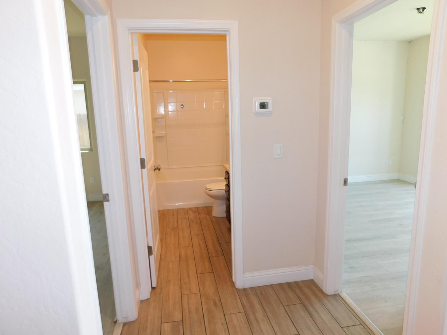 5875 E Pitt Ave, Fresno, CA 93727