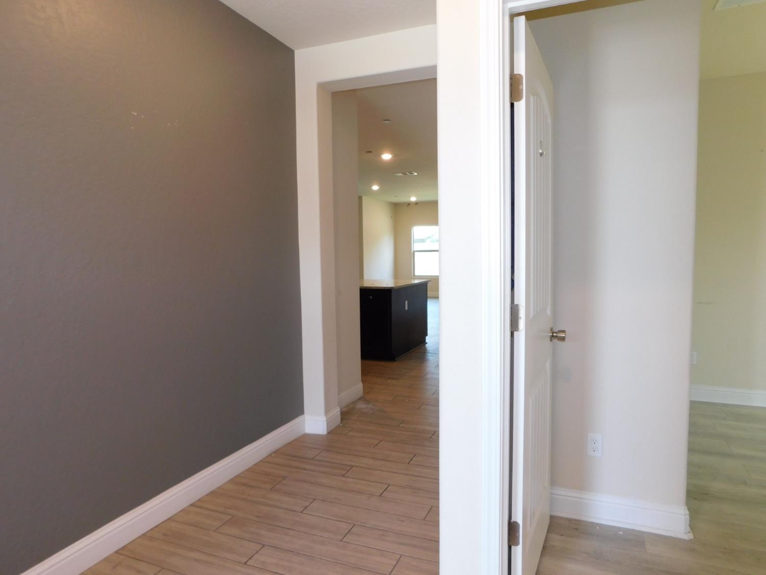 5875 E Pitt Ave, Fresno, CA 93727