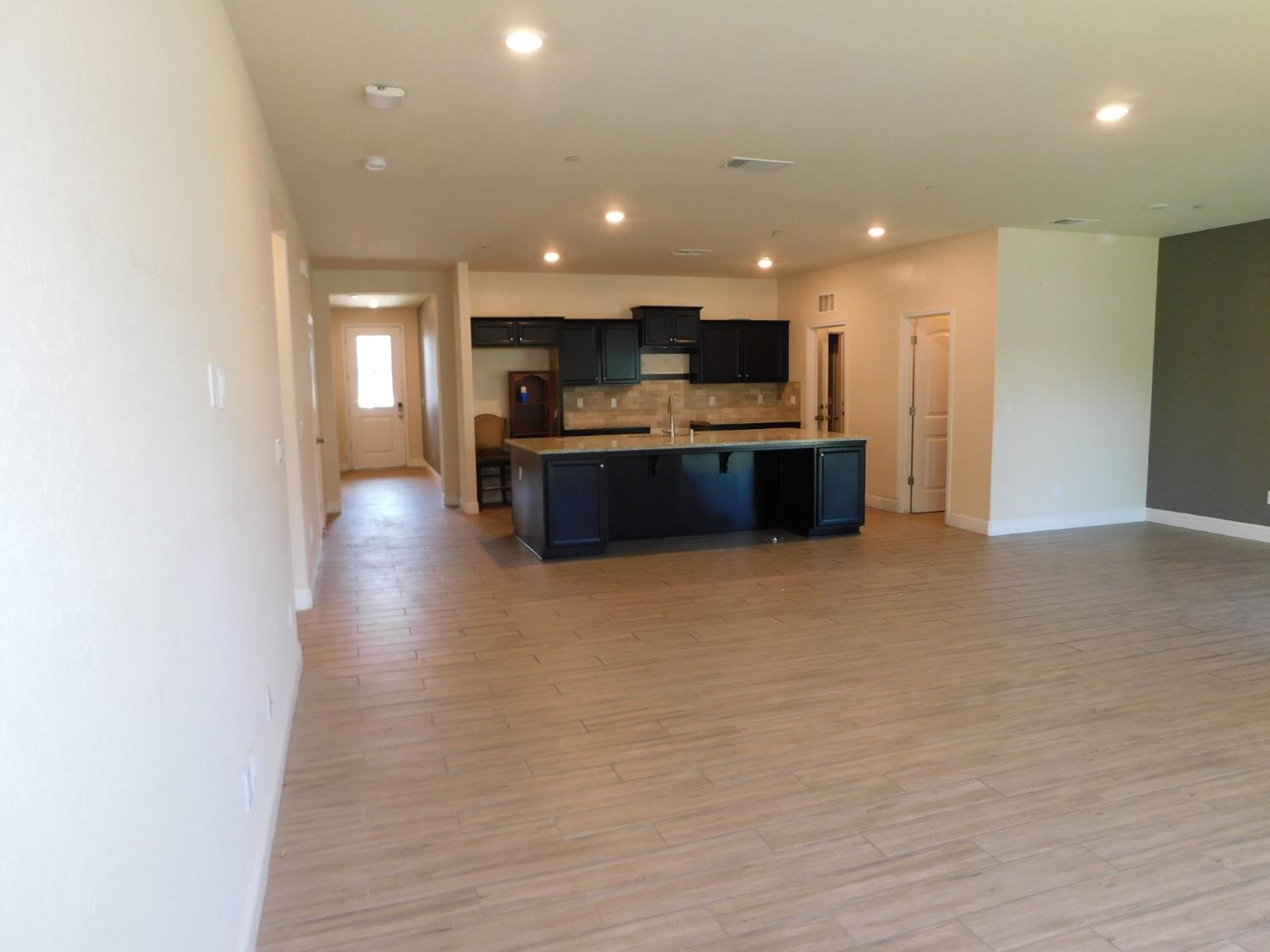 5875 E Pitt Ave, Fresno, CA 93727