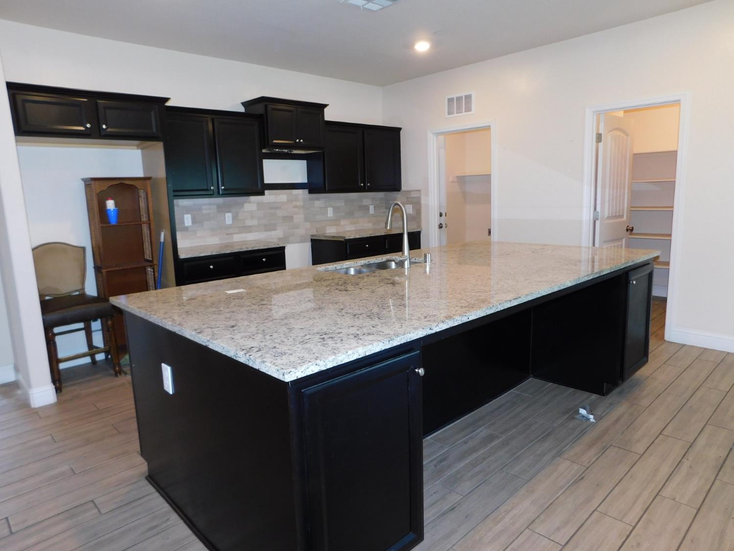 5875 E Pitt Ave, Fresno, CA 93727