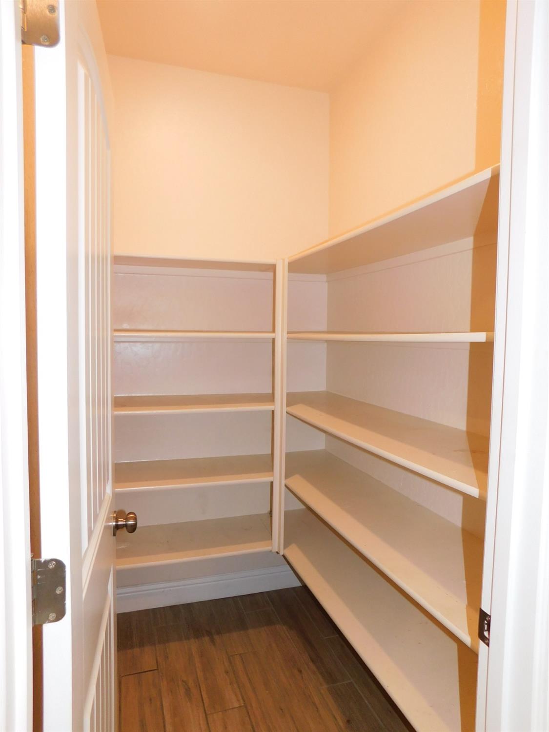 5875 E Pitt Ave, Fresno, CA 93727