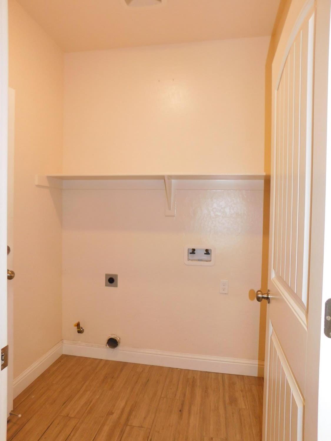 5875 E Pitt Ave, Fresno, CA 93727