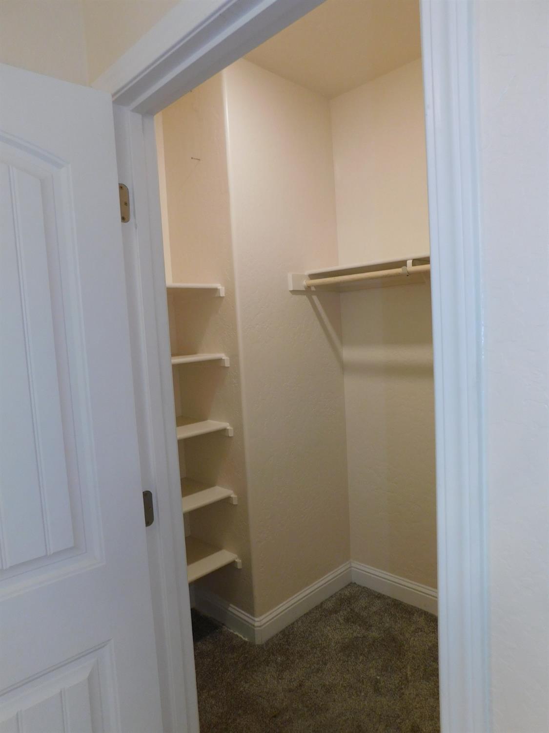 5875 E Pitt Ave, Fresno, CA 93727